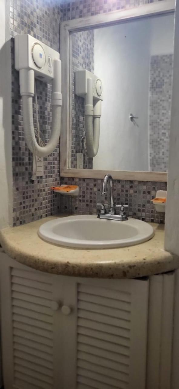 Hotel Casa Coco Rio Плая дел Кармен Екстериор снимка